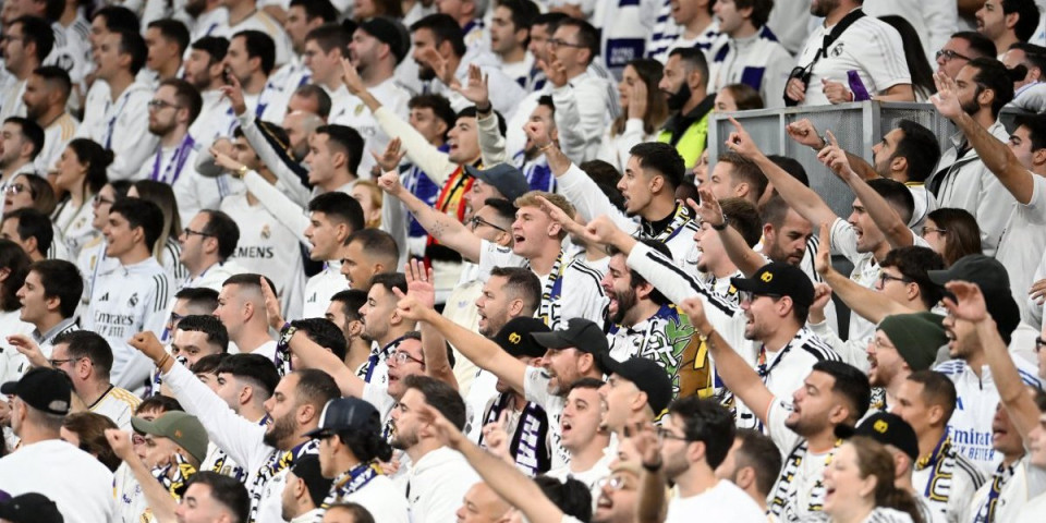 Tragedija na derbiju - Navijač umro usred utakmice, sudija nije hteo da prekine meč