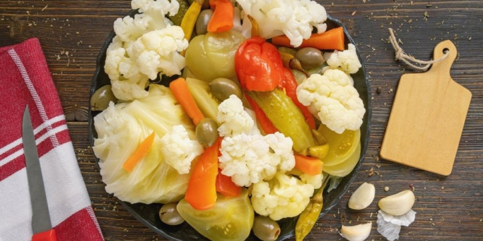 Brza i ukusna šarena turšija za početnike: Recept bez konzervansa sa kojim nema greške