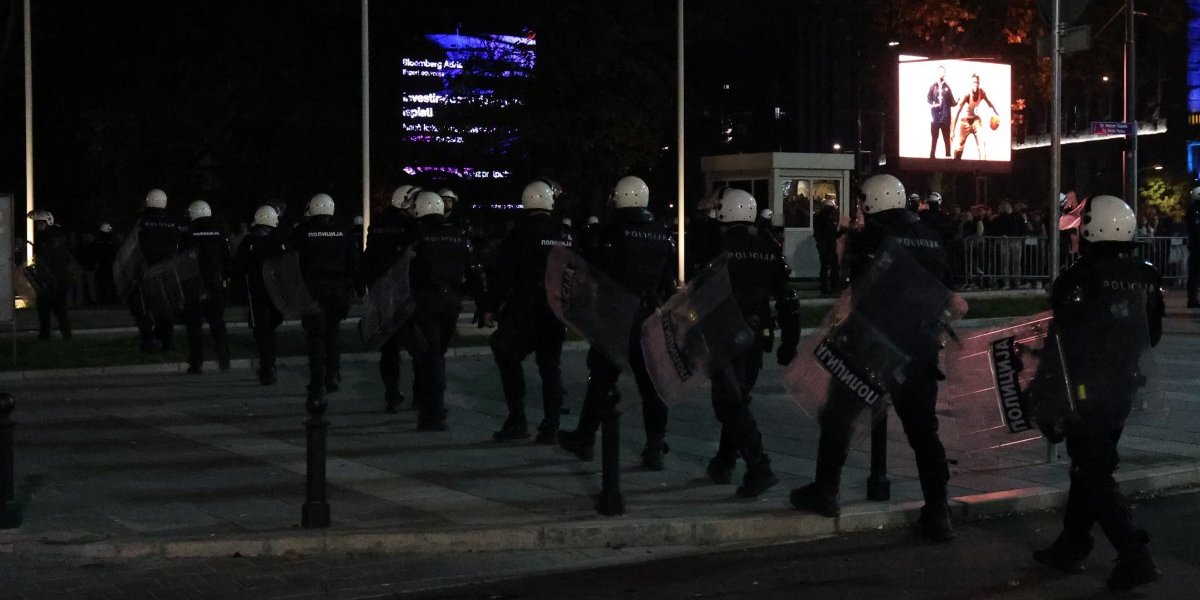 Sve po scenariju: Ovo je dokaz da blokaderi daju izjave prema unapred pripremljenom tekstu (VIDEO)