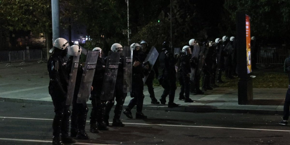 Jutro posle haosa: Evo kakva je situacija ispred Narodne Skupštine