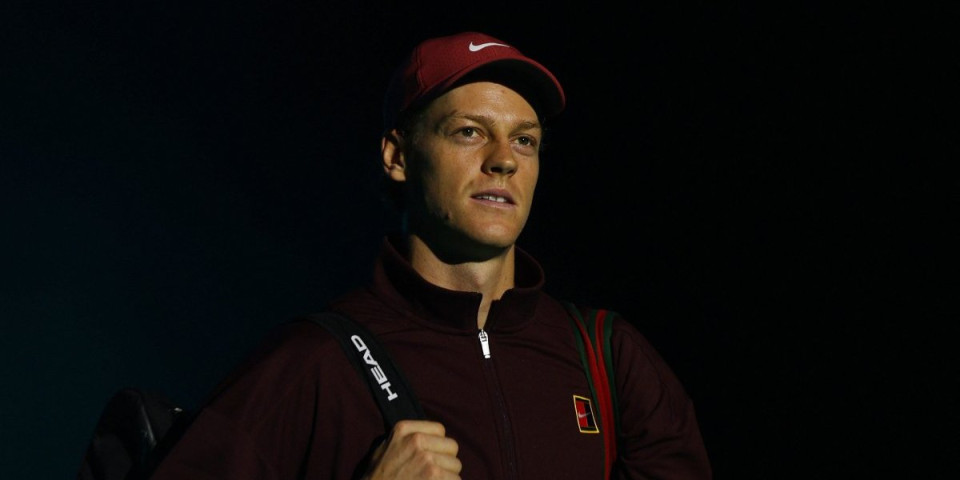 Siner digao ruke od tenisa i postao kondukter?! Pogledajte snimak o kojem bruji čitava Italija (VIDEO)