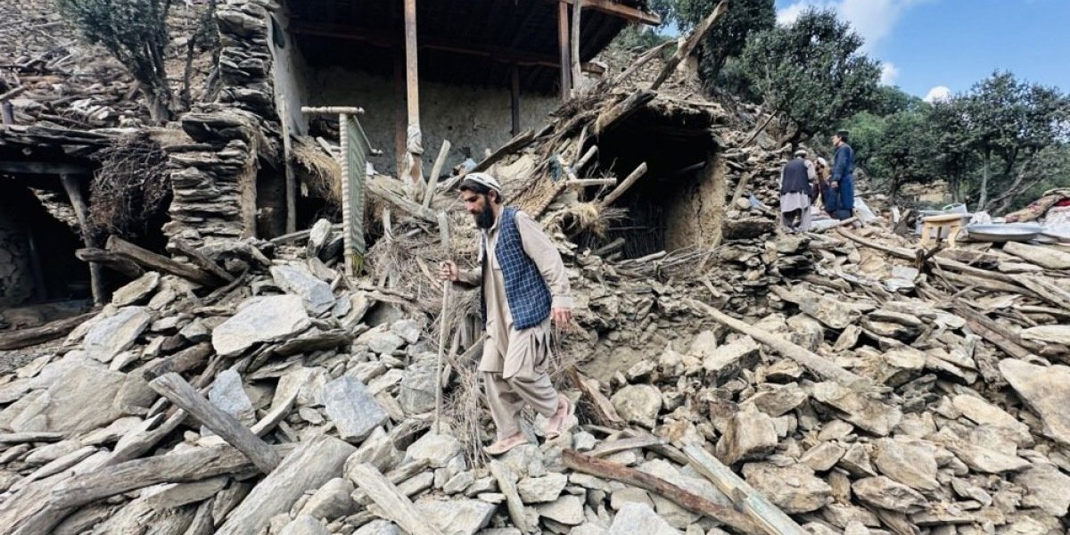 Razoran zemljotres u Avganistanu: Najmanje 20 mrtvih, oštećena čuvena Plava džamija (VIDEO)