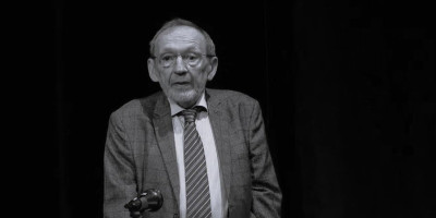 Dramaturg i teatrolog Radomir Putnik, koji je preminuo u ponedeljak, 3. novembra, biće sahranjen u četvrtak, 6. novembra, na Novom bežanijskom groblju, saopštilo je Udruženje dramskih umetnika Srbije.