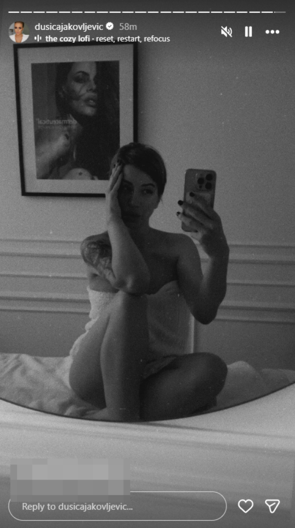 Intimu vešto sakrila: Dušica Jakovljević kao od majke rođena (FOTO)