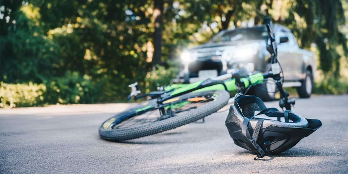 Pokosio biciklistu i pobegao peške: Ubio čoveka na mestu