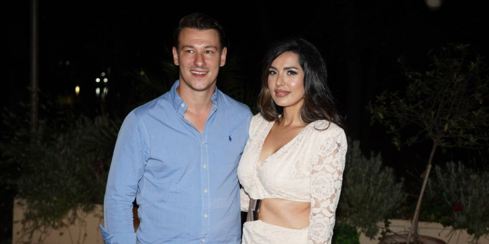 Praznična idila u domu Tanje Savić - Muki joj priredio prelep gest (FOTO)