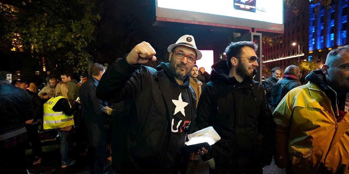 Kakvi lažovi i licemeri: Blokaderi napadaju građane u "Ćacilendu" zbog muzike, a evo šta su oni sinoć radili (VIDEO)