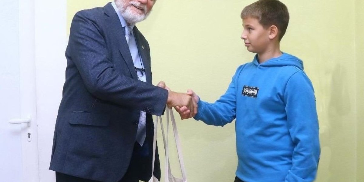 Andrej je bio presrećan što je njegov balon pronađen 