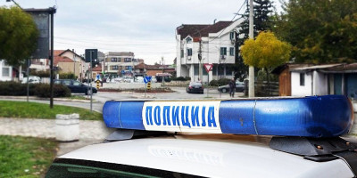 U prepodnevnim satima u Kosovskoj ulici u Kruševcu, nadomak Dečijeg dispanzera, dogodila se saobraćajna nezgoda u kojoj je povređeno troje maloletnih pešaka starih 13,14 i 15 godina.