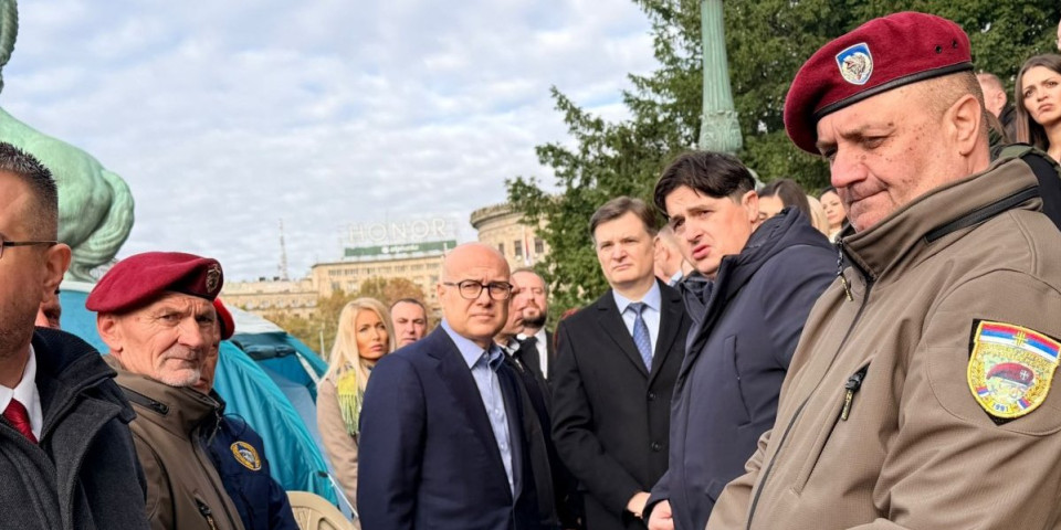 Vučević obišao Mrdića i veterane koji štrajkuju glađu: Nikada nećemo odustati od borbe za istinu i pravdu