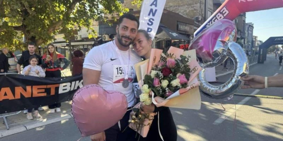 Momčilo je kleknuo, a Kristina stala u neverici: Na stazi polumaratona usledilo je veselje