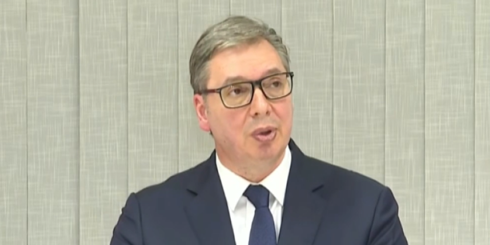 Vučić odgovorio na uvredljivu pesmu koju su pevali Dijana Hrka i blokaderi: Evo šta je poručio predsednik