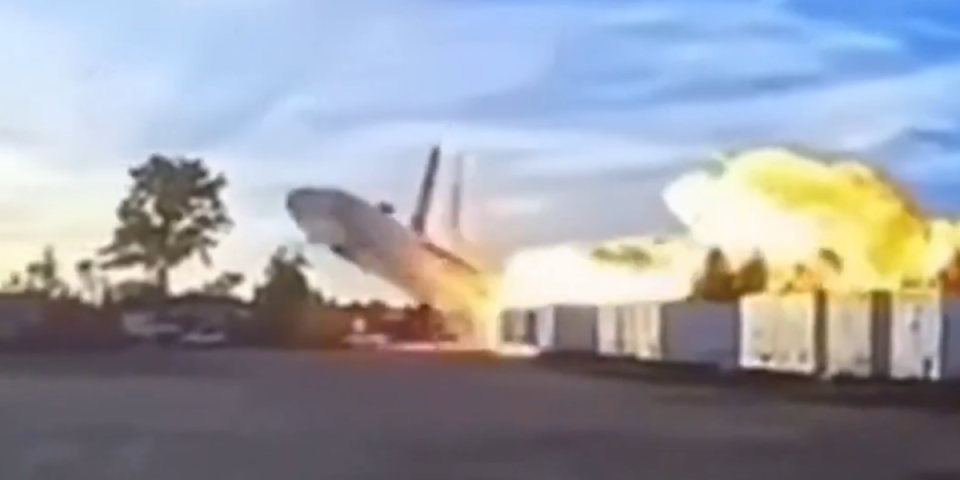 (VIDEO) Objavljen strašan snimak trenutka udara aviona u zemlju: Horor scene obišle svet