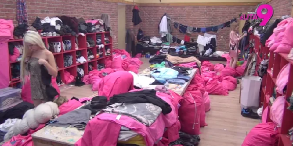 Ups! Rijaliti učesnici ispale grudi u programu uživo - Sve se videlo (VIDEO 18+)