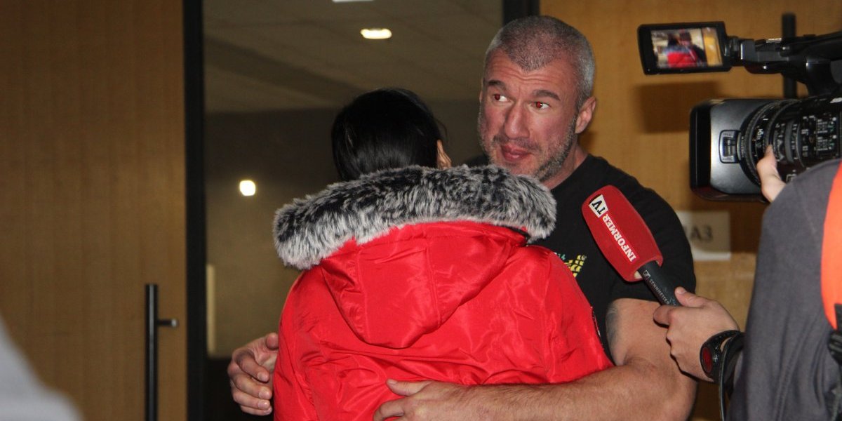 Plačipi*ka! Što plačeš Mišoooo? Glumiš heroja kad rušiš državu, a sad... (FOTO)