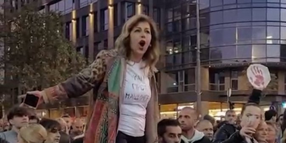 Blokaderka preti deci i majkama policajaca: Mržnja im je drugo ime  (VIDEO)