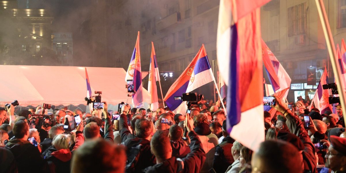 Scene koje tope i najtvrđa srca! Spektakularan doček Srba sa KiM: Ovo je prava lepota Srbije (FOTO/VIDEO)