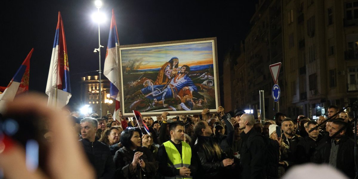 Reči odmah ulaze u glavu - Ovu pesmu danas peva cela Srbija: Samo sloga spašava, al' i spremnost čelična (VIDEO)
