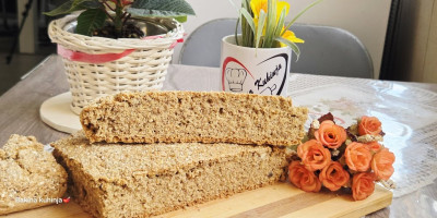 Napravite hleb koji je hrskav, rastresit i izuzetno zdrav, a da u njega ne stavite ni gram belog brašna, ni kvasca. Najbolje od svega je što se ne mesi.