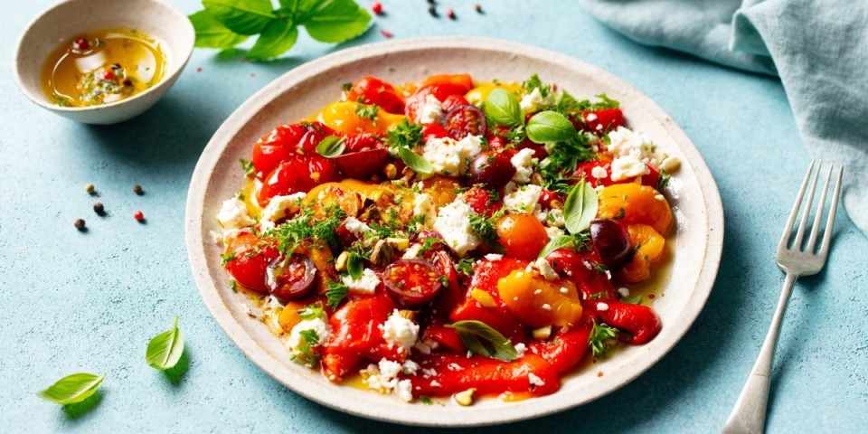 Moravska salata sa juga Srbije: Recept sa pečenim paprikama koji osvaja na prvi zalogaj