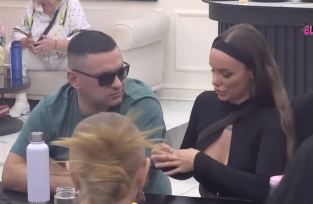 "Psuje nas, a mi smo joj svetinja": Majka Teodore Delić ogorčena na Bebicu