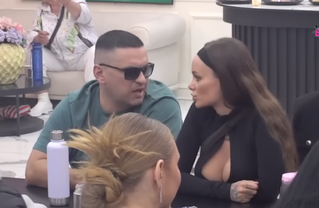 Pukla tikva: Teodora Delić skinula prsten i raskinula veridbu sa Bebicom (VIDEO)