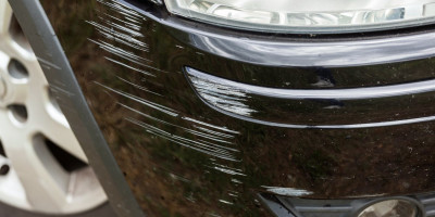 Ogrebotine na automobilu možete rešiti pomoću kokosovog ulja i sirćeta.