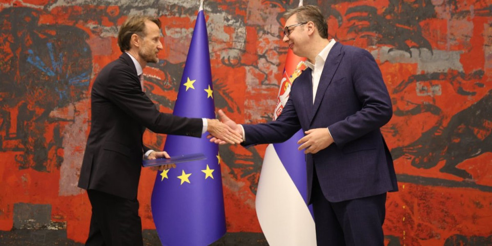 Bitan sastanak tačno u 10 časova: Vučić i fon Bekerat o važnim temama