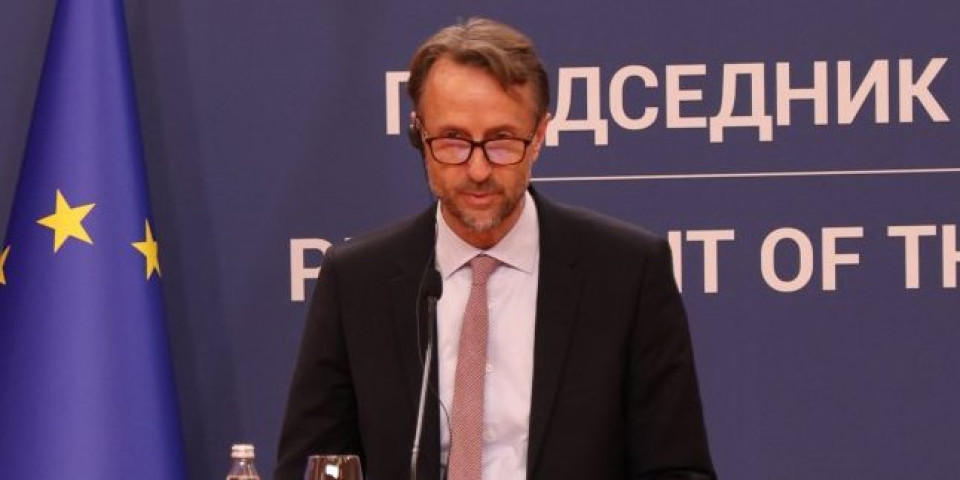 Sramota! Naša reporterka postavila pitanje ambasadoru EU: Odgovor je skandalozan (VIDEO)