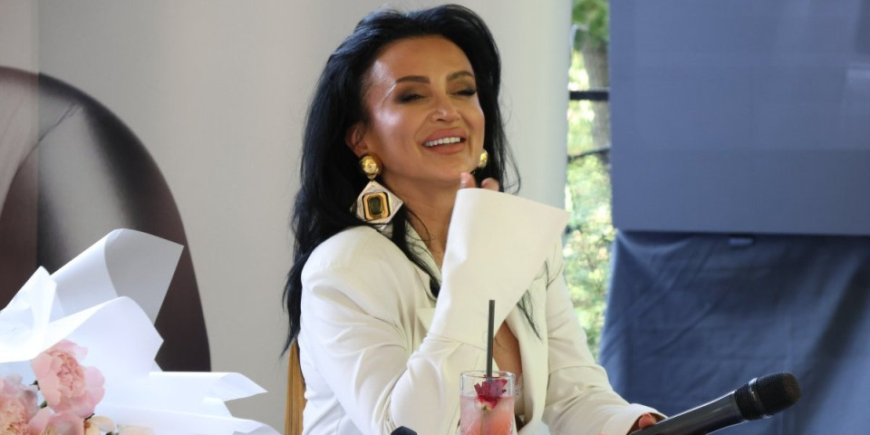 Pevačica se razvela i postala ljubavnica: "Pored mene je kupio stan i gliser"