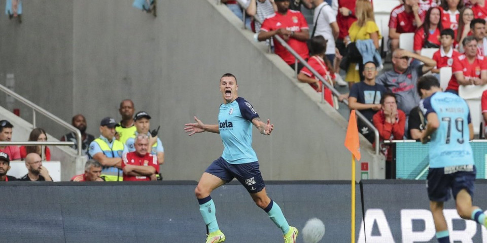 Skandal u Engleskoj! Crnogorski fudbaler suspendovan zbog rasizma bez dokaza