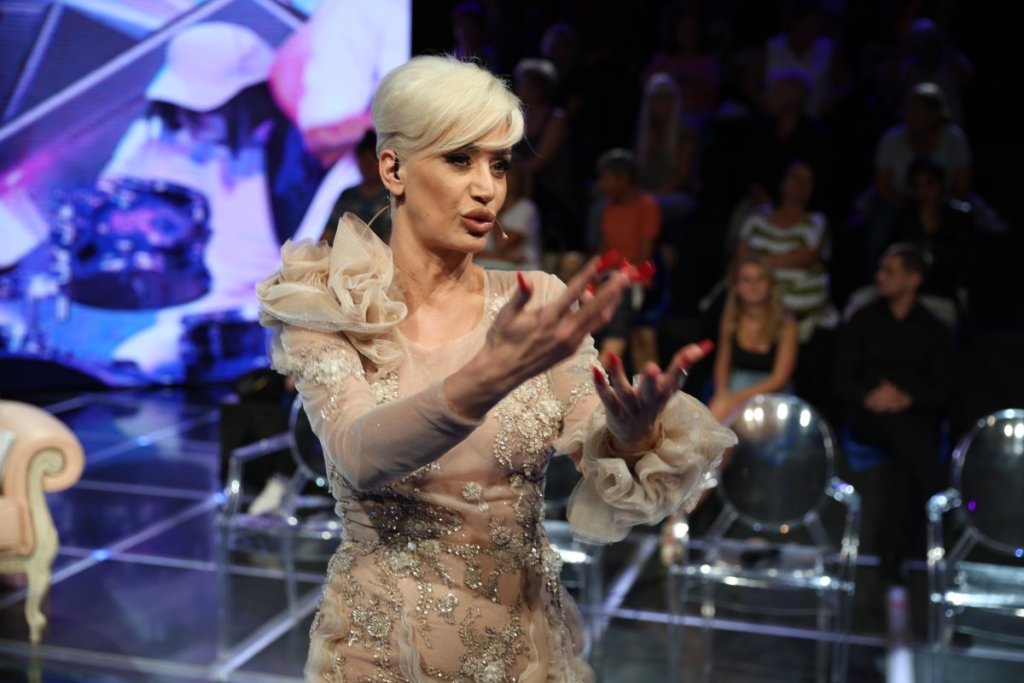 "Prevazilazi sve, proklinje mi decu": Dušici Jakovljević ova poznata osoba radi o glavi