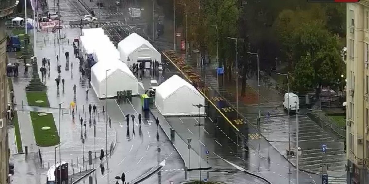 Gotovo, kraj! Razbežali se blokaderi, pogledajte šta se dešava ispred Skupštine (FOTO)