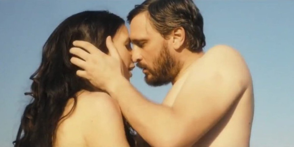 Golotinja u "Crnoj svadbi" na sve strane: Glumci u erotskom zanosu nasred livade, a onda scena koja se svima zgadila