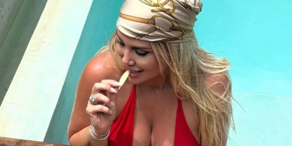 Grudi sočne kao dve lubenice: Vanda jedva obuzdala bujno poprsje, ispod bikinija se ocrtale bradavice (FOTO)