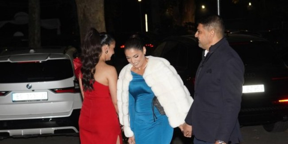 Pevačica rodila milioneru dvoje dece, a sada hoće silikone: "Telo mi se skroz promenilo"