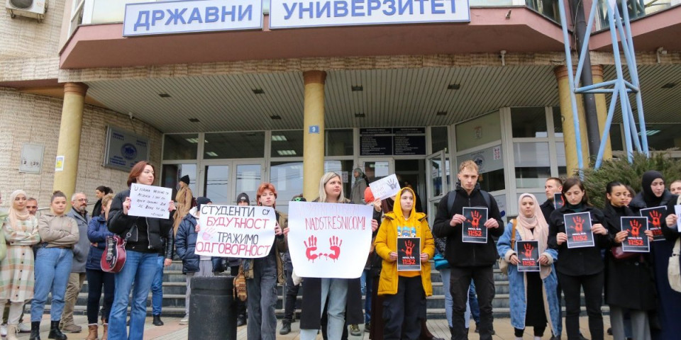 Ovo su poruke blokadera iz Novog Pazara koji bi da sruše Vučića i Srbiju: Najglasnija prijateljica Davuda Delimeđca