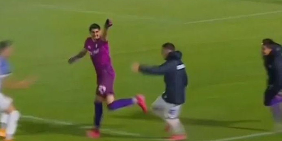 (VIDEO) Au, kakav gol sa 90 metara: Da, dobro ste pročitali - Ovako nešto se retko kad viđa