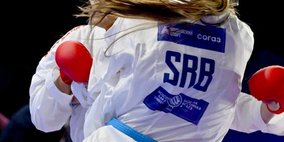 Srbi umalo napadnuti u Hrvatskoj: Grupa huligana s kapuljačama napravila sačekušu, policija odmah reagovala