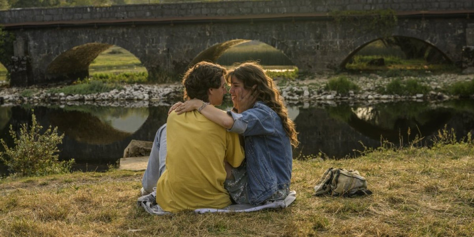 Srbin i Hrvatica se zaljubljuju: Sve se komplikuje posle sukoba navijača Crvene Zvezde i Dinama