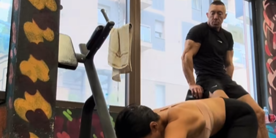 Ne skida pogled s njene zadnjice: Edita se znoji s novim dečkom, on odlepio