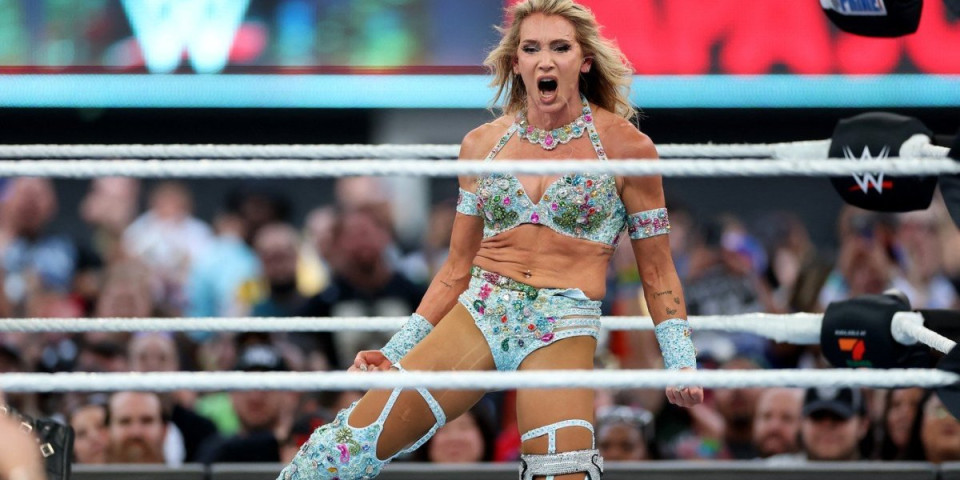 Juuu, ispale joj grudi usred borbe (VIDEO/FOTO)