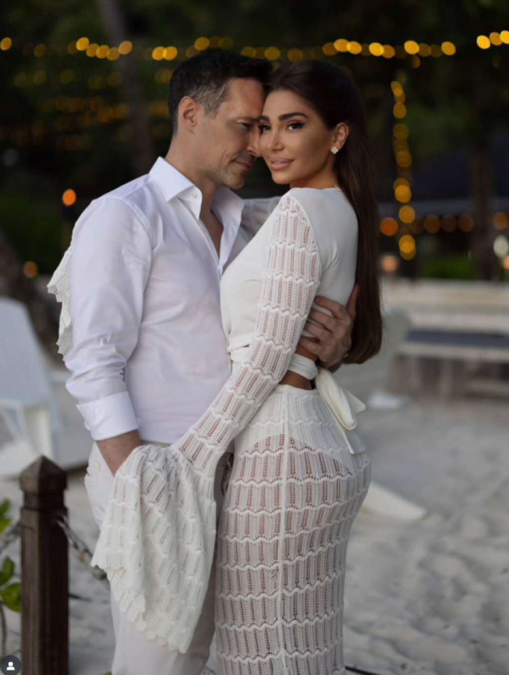 "Ova (ne) majka je ostavila dete i ide na piće": Žena našeg pevača iznenadila objavom (FOTO)