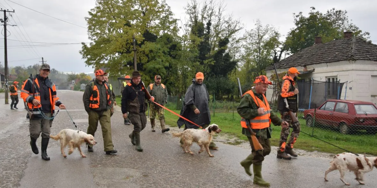 U Zorke je oštro oko i laka ruka: Fazani sami padaju kad je vide (VIDEO)