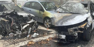 U Ulici Indira Gandi na Voždovcu jutros oko 4 sata, za sada nepoznata osoba zapalila je automobil marke "mercedes".
