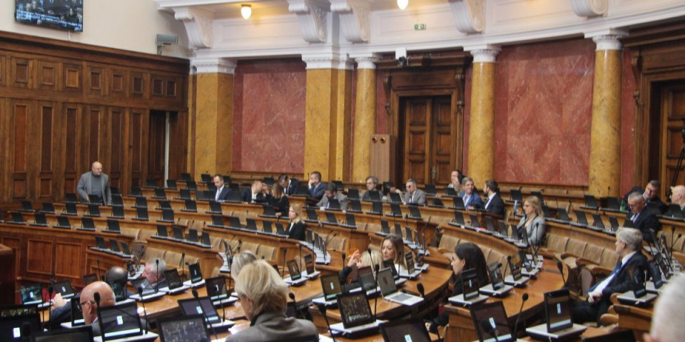 Završena sednica Skupštine: Izabrano 8 od 9 članova REM