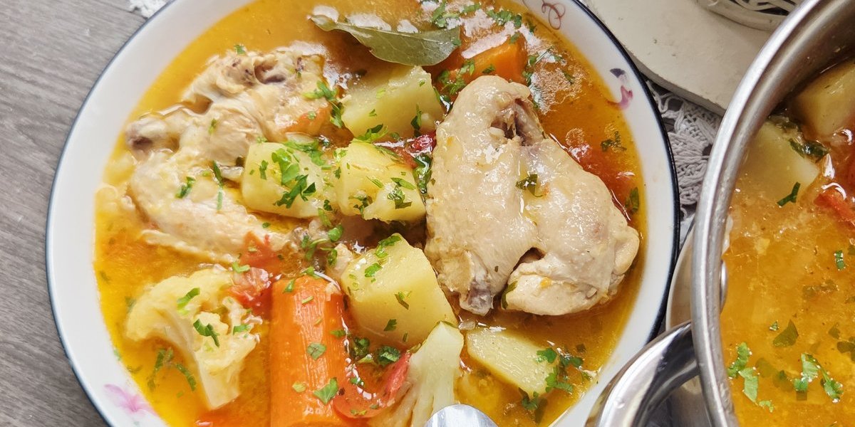 Najbolji pileći paprikaš: Pravi ručak za dušu po bakinom receptu (VIDEO)