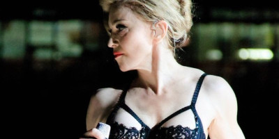 Madona je ponovo privukla pažnju javnosti objavivši seriju provokativnih fotografija na društvenim mrežama, kojima je najavila izlazak svog novog albuma naredne godine.