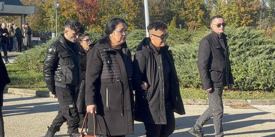 Niko iz Granda nije došao na sahranu oca Marije Šerifović: Samo jedan kolega je bio uz nju