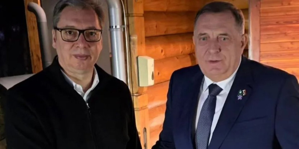 Vučić se sastao sa Dodikom: Poslao bitnu poruku nakon razgovora (FOTO)
